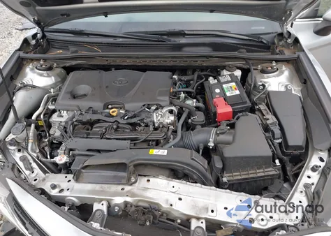 2021 Toyota Camry Le z USA, uszkodzony, nr VIN 4T1C11AK9MU599703